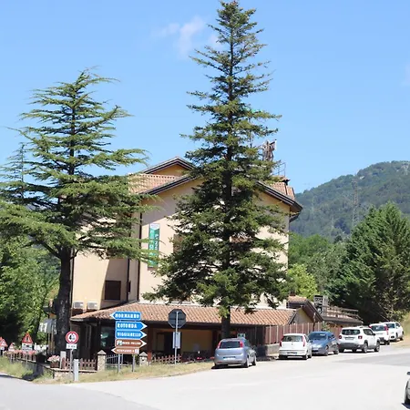 Regina Pollino فندق مورانو كالابرو